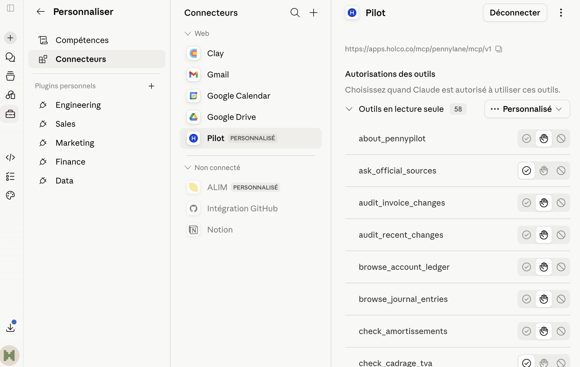 Claude : section Personnaliser puis onglet Connecteurs, où se trouve le connecteur PennyPilot